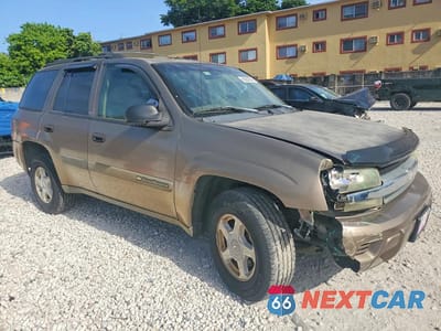 Czwarte zdjęcie samochodu z boku: 2003 CHEVROLET TRAILBLAZER VIN:1GNDS13S532225142 - miniatura