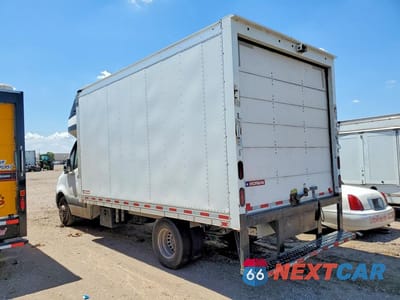 Drugie zdjęcie samochodu z przodu: 2019 MERCEDES-BENZ SPRINTER BOX TRUCK VIN:WDAPF4CD2KN017099 - miniatura