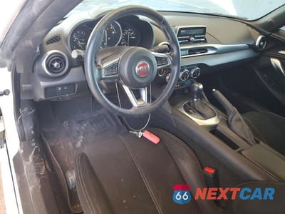Zdjęcie 8 z 12 samochodu: 2017 FIAT 124 SPIDER CLASSICA VIN:JC1NFAEK1H0107829 - miniatura