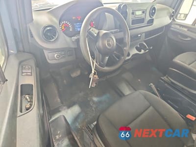Zdjęcie 8 z 13 samochodu: 2019 MERCEDES-BENZ SPRINTER 2500/3500 DELIVERY VAN VIN:WD4PF1CD4KP152316 - miniatura