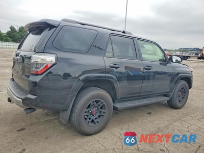 Trzecie zdjęcie samochodu z tyłu: 2024 TOYOTA 4RUNNER TRD OFF-ROAD PREMIUM VIN:JTERU5JRXR6297273 - miniatura