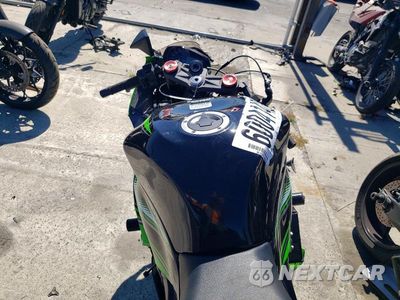 Zdjęcie 6 z 9 samochodu: 2016 KAWASAKI ZX636 E VIN:JKBZXJE13GA020392 - miniatura