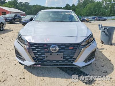 Piąte zdjęcie samochodu w środku: 2023 NISSAN ALTIMA SR VIN:1N4BL4CW1PN355625 - miniatura