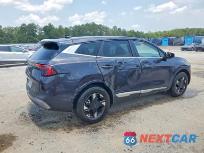 Trzecie zdjęcie samochodu z tyłu: 2026 KIA SPORTAGE LX VIN:5XYK23DF4TG424086 - miniatura