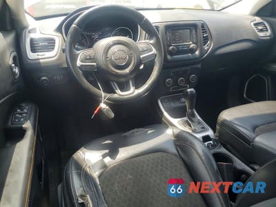 Zdjęcie 8 z 13 samochodu: 2018 JEEP COMPASS LATITUDE VIN:3C4NJCBB6JT338882 - miniatura
