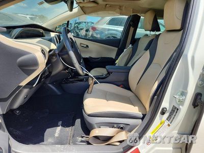 Zdjęcie 7 z 12 samochodu: 2018 TOYOTA PRIUS FOUR VIN:JTDKARFU4J3547874 - miniatura