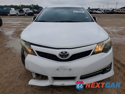 Piąte zdjęcie samochodu w środku: 2014 TOYOTA CAMRY SE V6 VIN:4T1BK1FK0EU550926 - miniatura