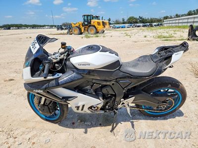 Trzecie zdjęcie samochodu z tyłu: 2025 CF MOTO 675SS VIN:LCEPEVLP1S6001874 - miniatura