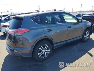 Trzecie zdjęcie samochodu z tyłu: 2017 TOYOTA RAV4 LE VIN:JTMBFREV0HJ120953 - miniatura