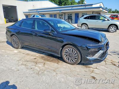 Czwarte zdjęcie samochodu z boku: 2025 HYUNDAI SONATA HYBRID SEL VIN:KMHL34JJXSA107889 - miniatura