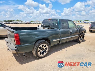 Trzecie zdjęcie samochodu z tyłu: 2002 GMC NEW SIERRA C1500 VIN:2GTEC19T121382126 - miniatura