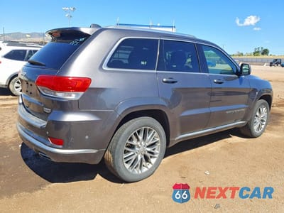 Trzecie zdjęcie samochodu z tyłu: 2018 JEEP GRAND CHEROKEE SUMMIT VIN:1C4RJFJT6JC130140 - miniatura