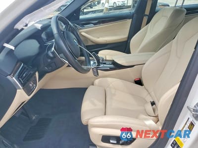 Zdjęcie 7 z 12 samochodu: 2020 BMW 530 XI VIN:WBAJR7C04LCE17820 - miniatura