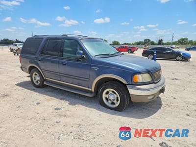 Czwarte zdjęcie samochodu z boku: 2002 FORD EXPEDITION EDDIE BAUER VIN:1FMRU17L72LA65152 - miniatura