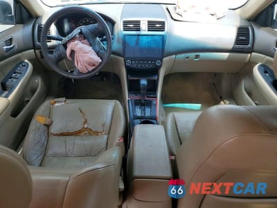 Zdjęcie 8 z 12 samochodu: 2007 HONDA ACCORD EX VIN:1HGCM56847A007759 - miniatura