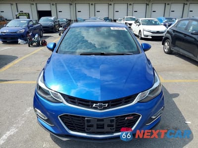 Piąte zdjęcie samochodu w środku: 2018 CHEVROLET CRUZE LT VIN:1G1BE5SM9J7200433 - miniatura