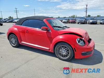 Czwarte zdjęcie samochodu z boku: 2015 VOLKSWAGEN BEETLE 1.8T VIN:3VW517AT8FM802951 - miniatura