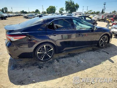 Trzecie zdjęcie samochodu z tyłu: 2019 TOYOTA CAMRY XSE VIN:4T1B61HK4KU755050 - miniatura