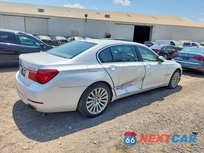 Trzecie zdjęcie samochodu z tyłu: 2013 BMW 740 LI VIN:WBAYE4C52DD137066 - miniatura