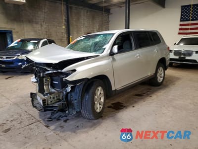 2011 TOYOTA HIGHLANDER BASE 5TDBK3EH8BS053886 - główne zdjęcie licytacji z USA - miniatura