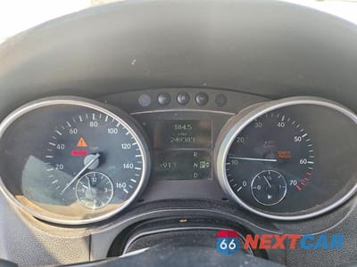 Zdjęcie 9 z 13 samochodu: 2006 MERCEDES-BENZ ML 500 VIN:4JGBB75E36A059882 - miniatura
