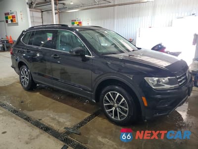 Czwarte zdjęcie samochodu z boku: 2019 VOLKSWAGEN TIGUAN SE VIN:3VV2B7AX4KM072991 - miniatura