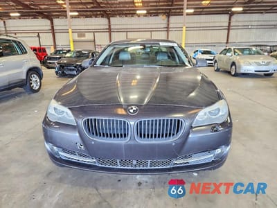 Piąte zdjęcie samochodu w środku: 2012 BMW 528 I VIN:WBAXG5C52CDW24617 - miniatura