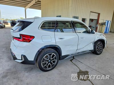 Trzecie zdjęcie samochodu z tyłu: 2026 BMW X1 XDRIVE28I VIN:WBX73EF0XT5592723 - miniatura