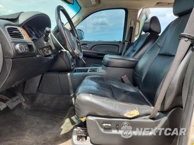 Zdjęcie 7 z 13 samochodu: 2008 GMC YUKON XL C1500 VIN:1GKFC16058R157310 - miniatura