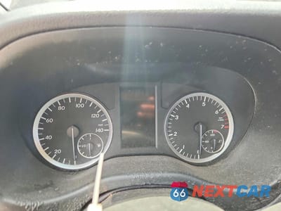 Zdjęcie 9 z 13 samochodu: 2019 MERCEDES-BENZ METRIS VIN:WD4PG2EE4K3585263 - miniatura