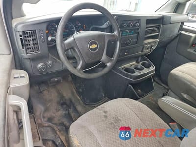 Zdjęcie 8 z 12 samochodu: 2017 CHEVROLET EXPRESS G2500 VIN:1GCWGAFFXH1189821 - miniatura