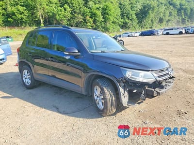 Czwarte zdjęcie samochodu z boku: 2017 VOLKSWAGEN TIGUAN S VIN:WVGBV7AX2HK029199 - miniatura