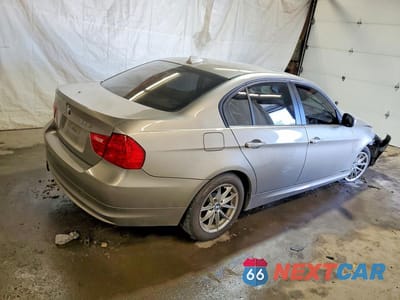 Trzecie zdjęcie samochodu z tyłu: 2010 BMW 328 XI SULEV VIN:WBAPK5C5XAA649343 - miniatura