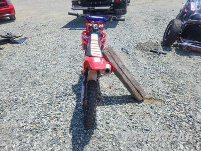 Czwarte zdjęcie samochodu z boku: 2024 HONDA CRF150 RB VIN:JH2KE03C6RK600093 - miniatura