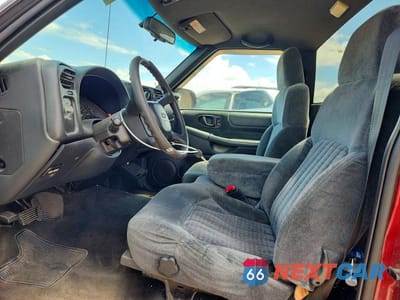 Zdjęcie 7 z 12 samochodu: 2000 CHEVROLET S TRUCK S10 VIN:1GCCS14W0YK257770 - miniatura