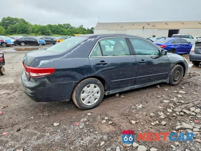 Trzecie zdjęcie samochodu z tyłu: 2004 HONDA ACCORD LX VIN:1HGCM56314A141547 - miniatura