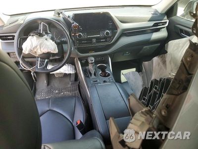 Zdjęcie 8 z 12 samochodu: 2024 TOYOTA HIGHLANDER XLE VIN:5TDKDRBH6RS549734 - miniatura