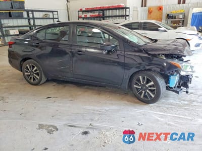Czwarte zdjęcie samochodu z boku: 2021 NISSAN VERSA SV VIN:3N1CN8EVXML866592 - miniatura