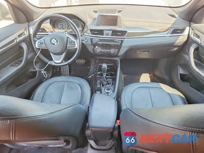 Zdjęcie 8 z 13 samochodu: 2016 BMW X1 VIN:WBXHT3Z35G4A49177 - miniatura