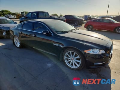 Czwarte zdjęcie samochodu z boku: 2013 JAGUAR XJ VIN:SAJWA1C72D8V52873 - miniatura