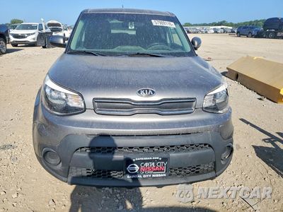 Piąte zdjęcie samochodu w środku: 2017 KIA SOUL BASE VIN:KNDJN2A22H7497783 - miniatura