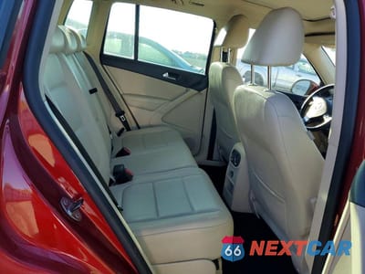 Zdjęcie 11 z 13 samochodu: 2010 VOLKSWAGEN TIGUAN S VIN:WVGAV7AX4AW002306 - miniatura