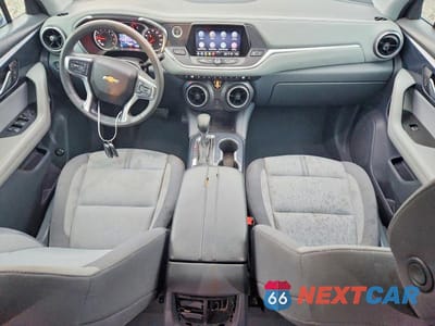 Zdjęcie 8 z 12 samochodu: 2022 CHEVROLET BLAZER 2LT VIN:3GNKBCR46NS122931 - miniatura