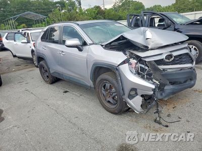Czwarte zdjęcie samochodu z boku: 2021 TOYOTA RAV4 XLE PREMIUM VIN:2T3C1RFV6MC163742 - miniatura