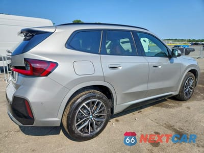 Trzecie zdjęcie samochodu z tyłu: 2026 BMW X1 XDRIVE28I VIN:WBX73EF08T5631065 - miniatura