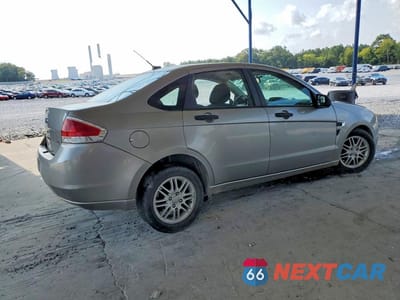 Trzecie zdjęcie samochodu z tyłu: 2008 FORD FOCUS SE VIN:1FAHP35N08W256576 - miniatura