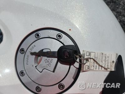 Zdjęcie 8 z 9 samochodu: 2012 HONDA CBR1000 RR VIN:JH2SC594XCK401011 - miniatura