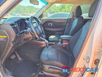 Zdjęcie 7 z 13 samochodu: 2018 KIA SOUL + VIN:KNDJP3A5XJ7506679 - miniatura