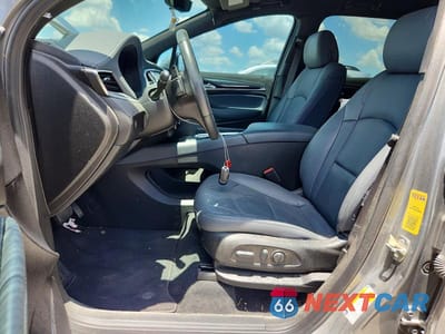 Zdjęcie 7 z 13 samochodu: 2024 BUICK ENCLAVE ESSENCE VIN:5GAERBKW6RJ122573 - miniatura