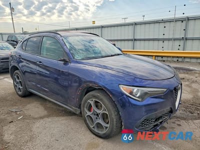 Czwarte zdjęcie samochodu z boku: 2018 ALFA ROMEO STELVIO SPORT VIN:ZASFAKPN1J7B58609 - miniatura